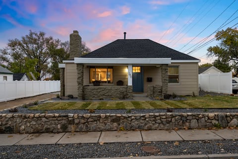 Cozy Clearfield Cottage -Private yard w/ hot tub