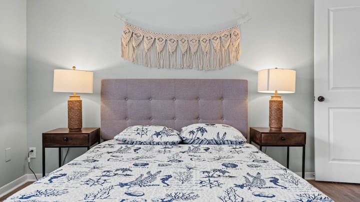 Ოსტატის საძინებელი საწოლით Queen