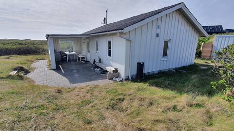 Beautiful authentic little cottage, top location.