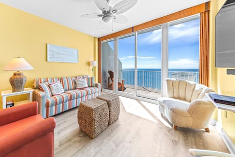 Voted Top Beachfront Condo! Views, Hot Tubs, Pools