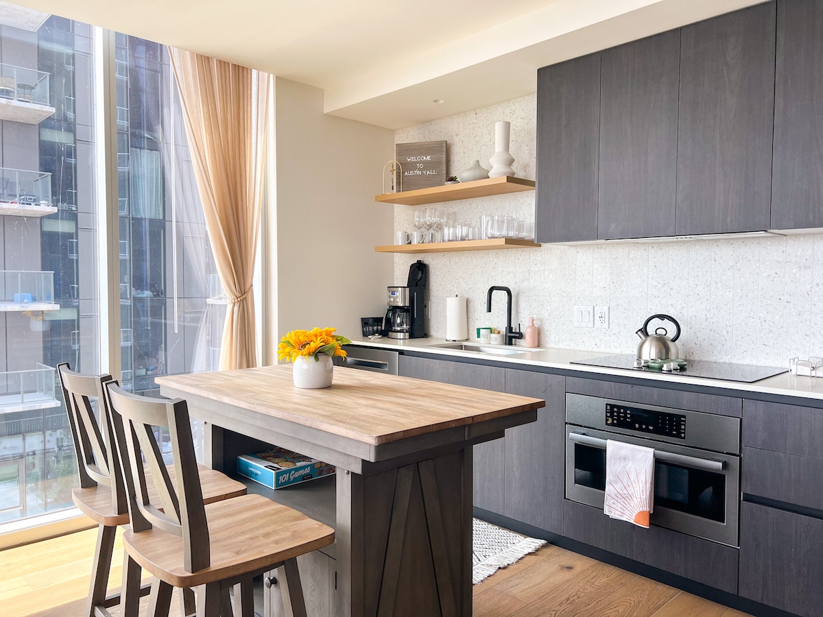 Corner Unit in Rainey Street District Downtown
