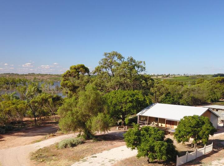 The Captains Cottage Cottages for Rent in Murtho, South Australia