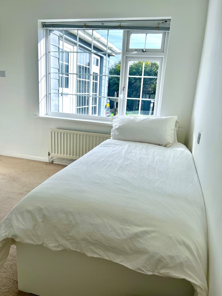 Tercer dormitorio (una litera y dos de una cama)