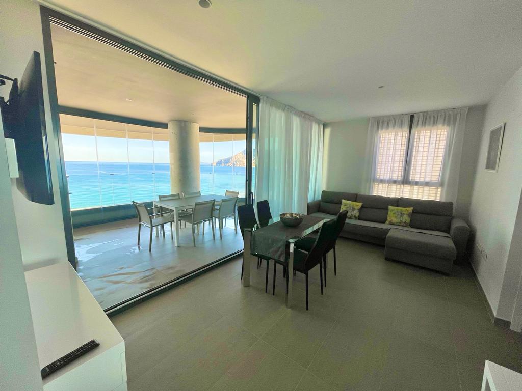 Top performing Airbnb: Infinium - a modern apartment on the beach in Calp