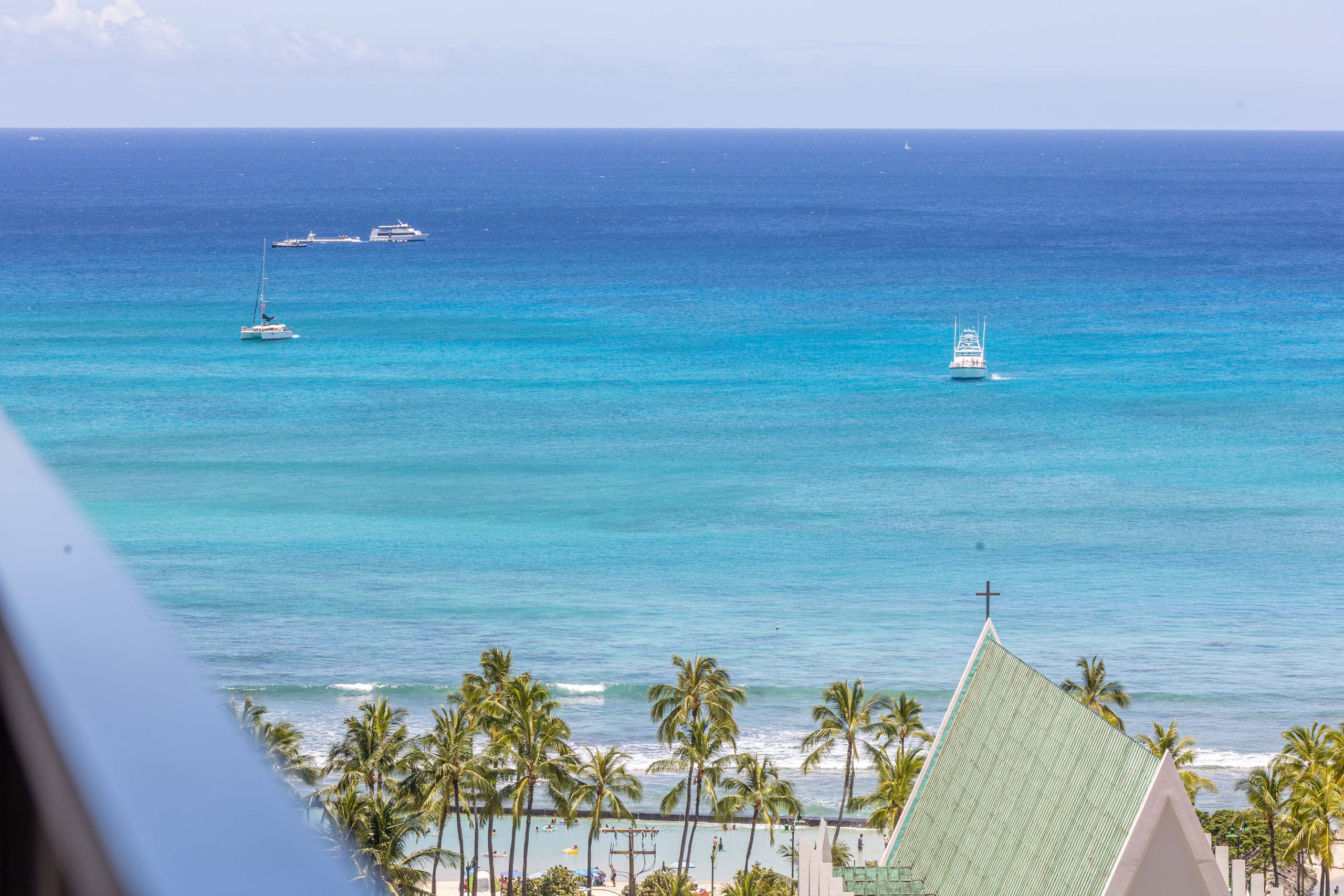 Spectacular Waikiki Condo w/free parking & pool - Image 35