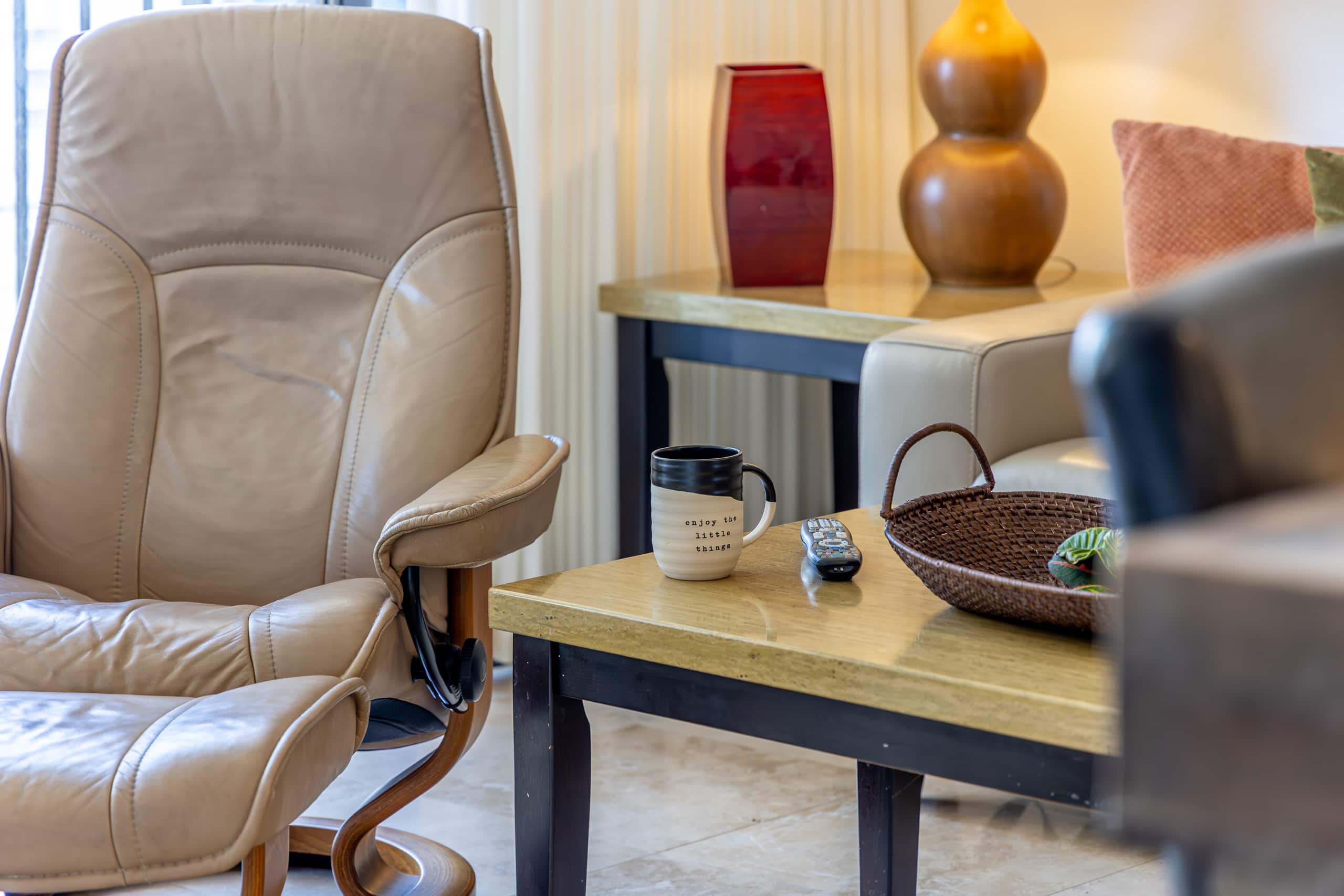 Spectacular Waikiki Condo w/free parking & pool - Image 8