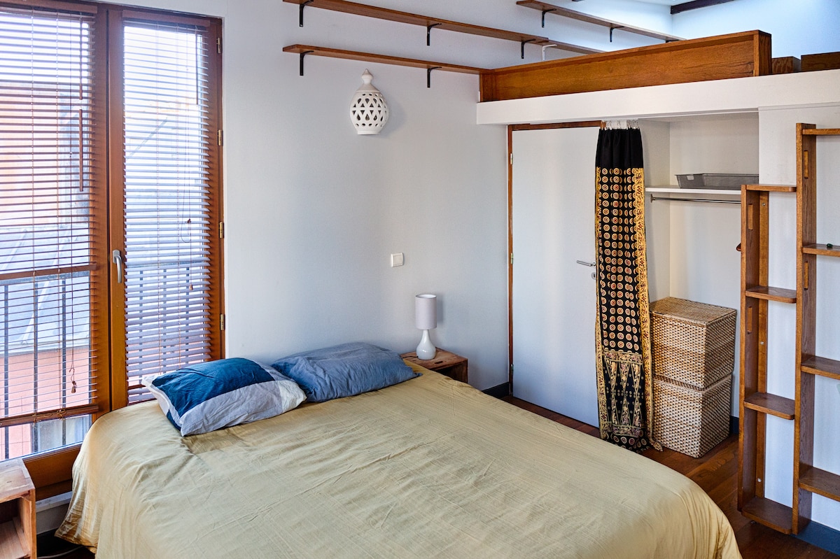 privatna spavaća soba u STUDIJU