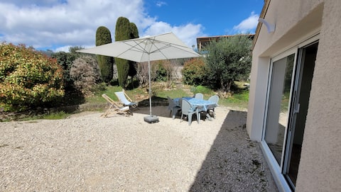 Charming new 45 m2 2-bedroom with garden