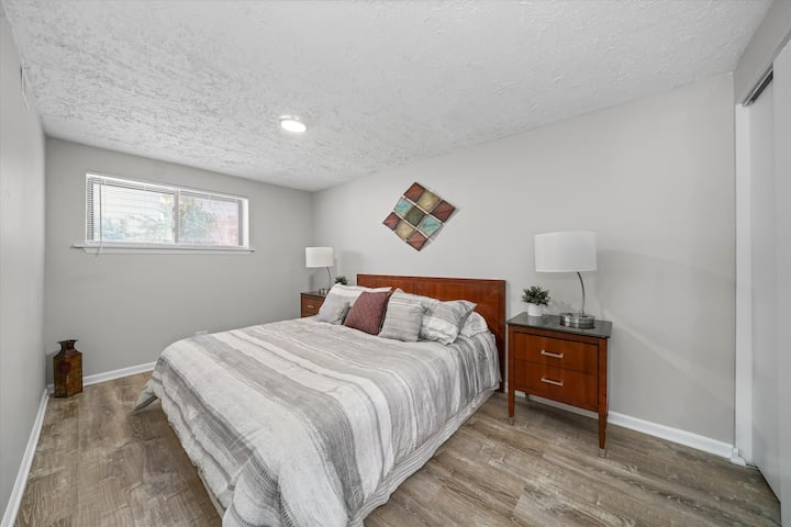 Bedroom 4 -King size bed - Lower Level