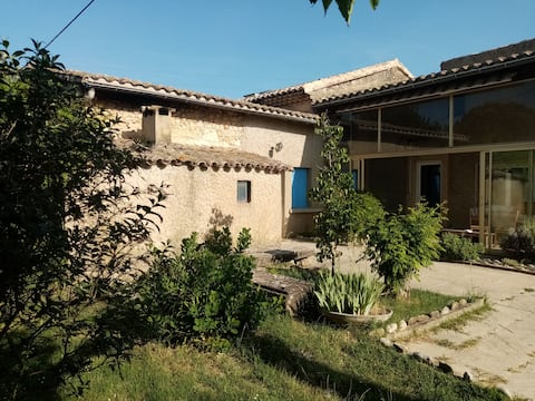 Country house with pool in the heart of Drôme