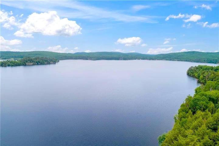 Lakefront Cottage in Algonquin Highlands