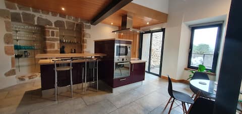 Stylish house in quaint chateau town sleeps 10/12