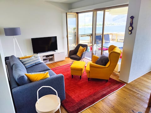Successful Airbnb property: Living with comfort and lakeview, Minusio, Locarno in Minusio