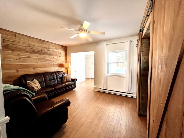 Spacieux Bungalow 6 Chambres -Location 1 Mois Et + - Sherbrooke