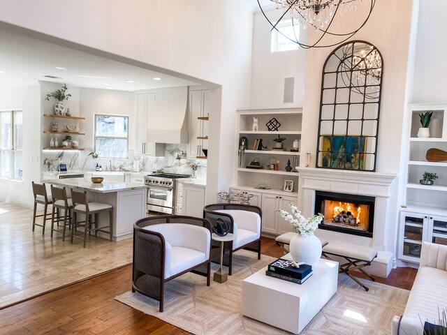 Luxury 3 Bedroom + Office in Zilker Neighborhood gallery image 2