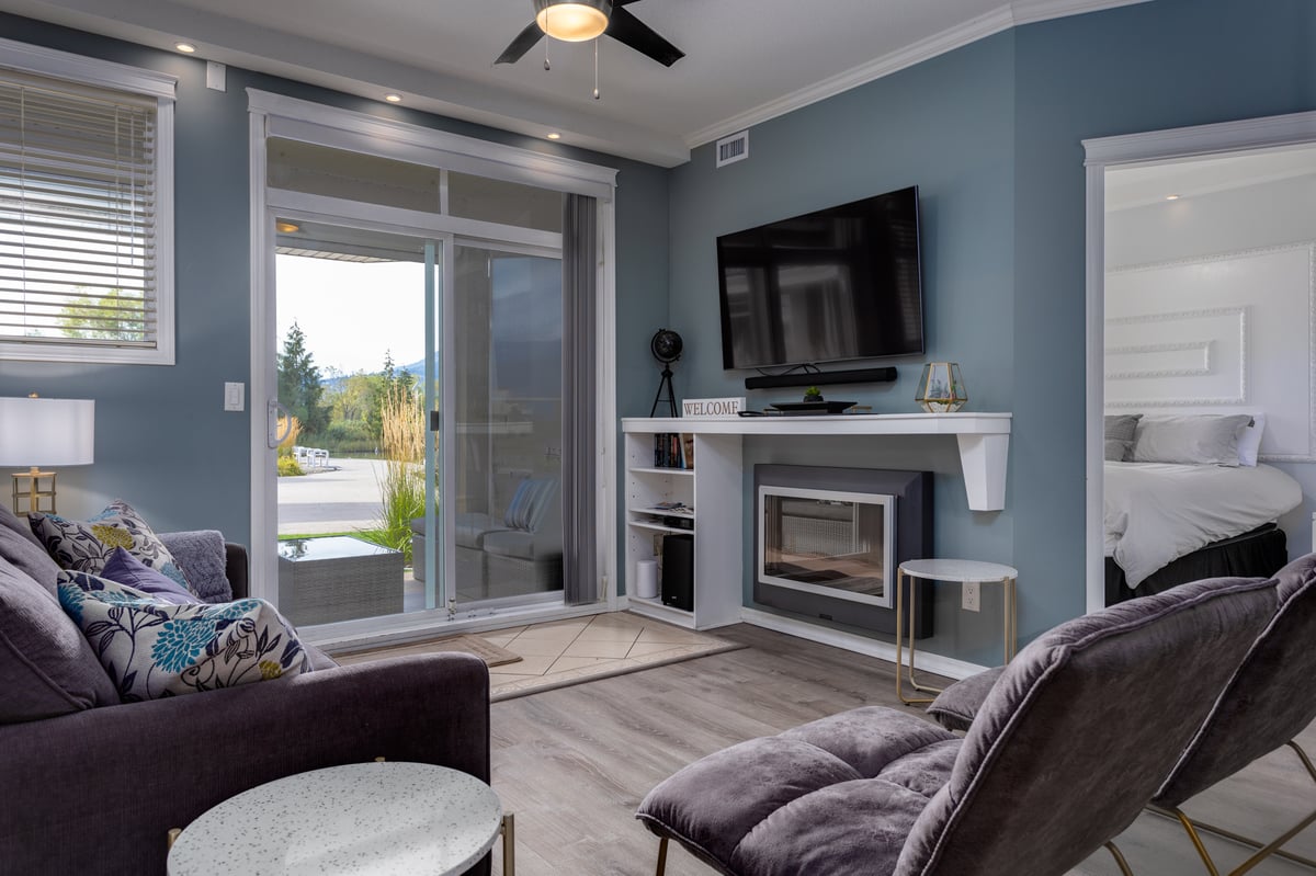 Sala de estar: incluimos cable completo, Netflix e internet de fibra.