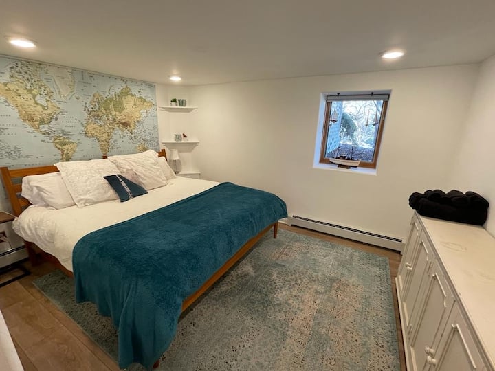 King size bed and luxurious bedding invite you to slumber away after a full day of hiking, shopping or sunshine!.  Bedroom one has a full closet as well.
