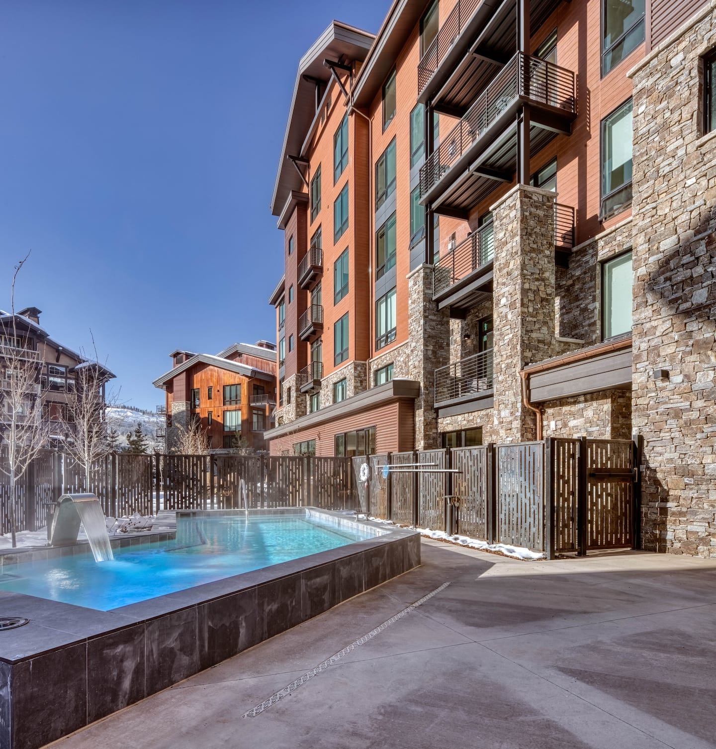 Airbnb Luxe: 50 ft to Lift, Bowling, Spa Pool