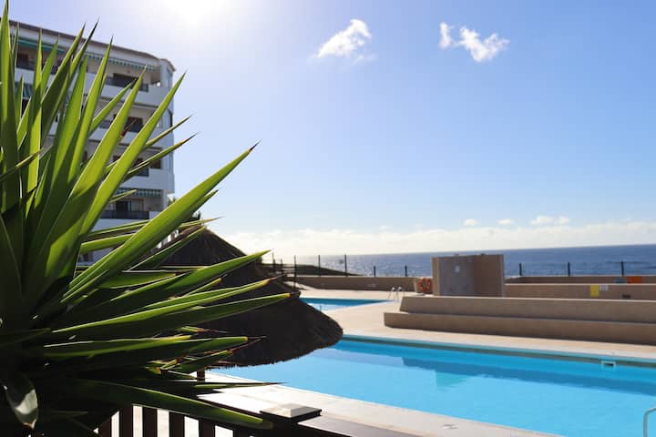Cozy 1bdr flat, 2 terraces by the ocean,3 pools