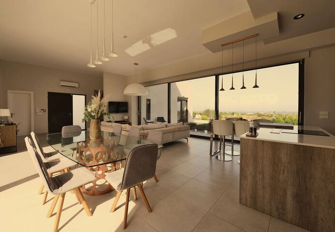 Villa de luxe avec piscine a débordement gallery image 4