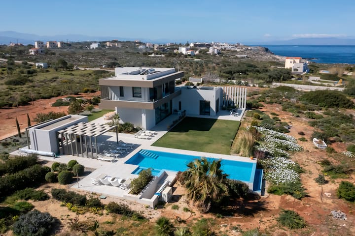 Villa de luxe avec piscine a débordement