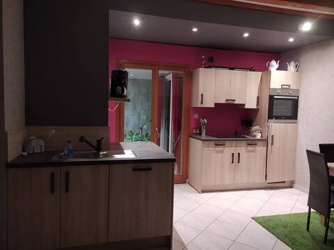 comfortable apartment with views of the ponds in a quiet area