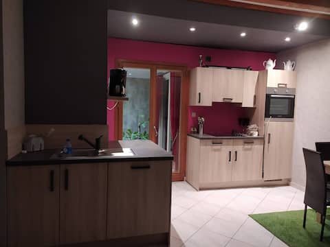 comfortable apartment with views of the ponds in a quiet area