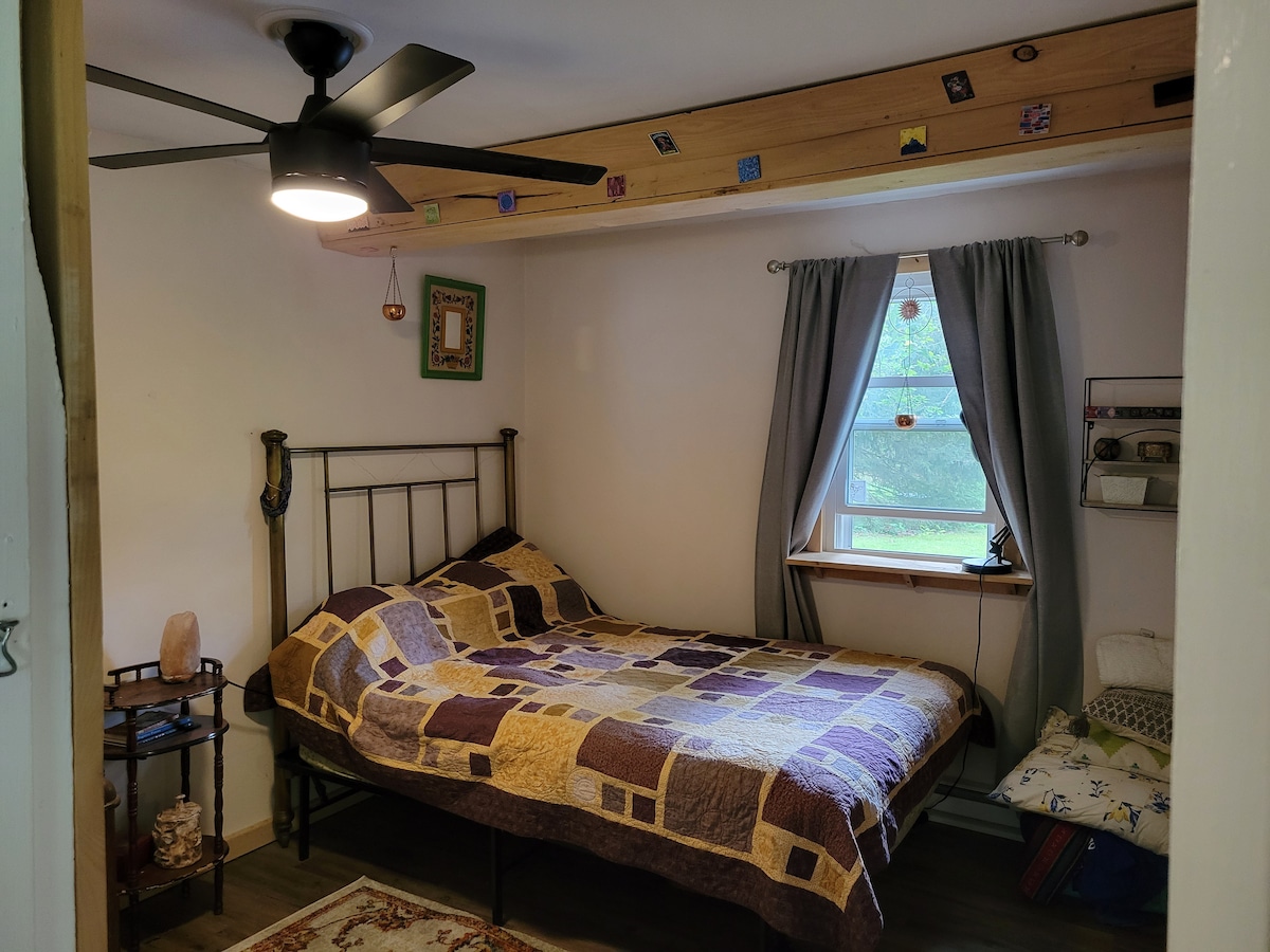 Საძინებელი №1 სამუშაო სადგურით (სურათზე არ არის)