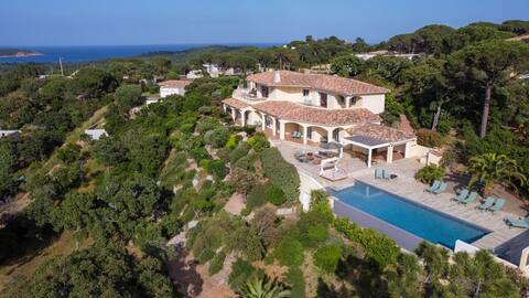 Beautiful Pinarellu villa, swimming pool, sea view.
