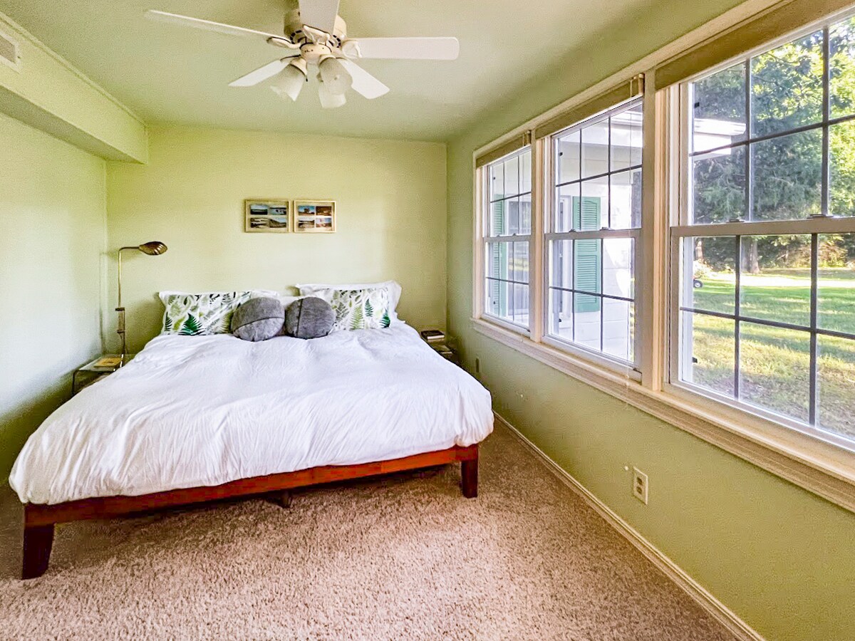 спална соба 2 од 3 со душек со големина на брачен кревет (горен дел од перница, мек)