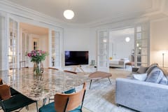 Design+Suite+with+Private+Terrace+in+Paris+Center%21