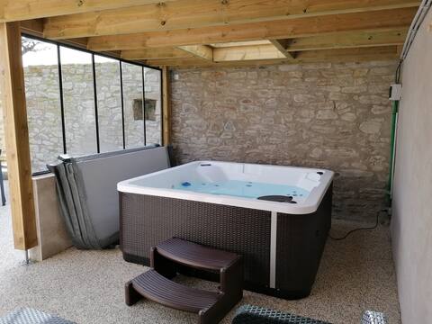 Gite in Brittany with Jacuzzi