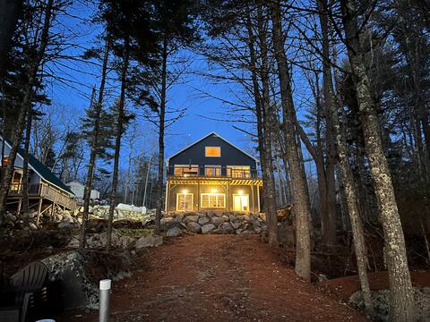 Toddy Haven: A Lakeside Condo Near Acadia.