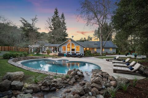 Private 1+ acre, Bocce, New Heated Pool & Hot Tub