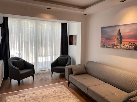 Cozy 2BR Seaside condo with a nice backyard