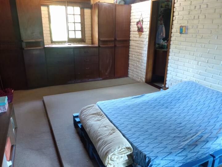 Suite de dormitorio en el altillo.