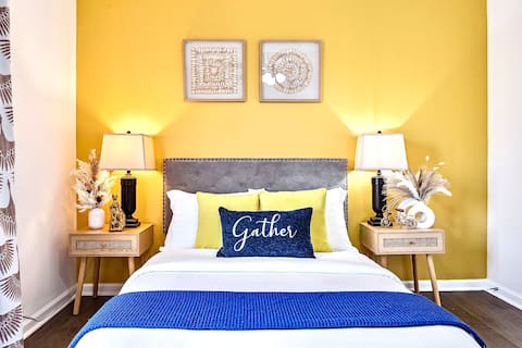 BBQ/King Bed/Arcade/6 Bedrooms/ 2 Driveways