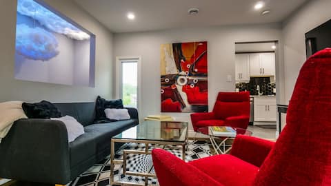 “The Flat” Stylish Two Bedroom, Niagara Region