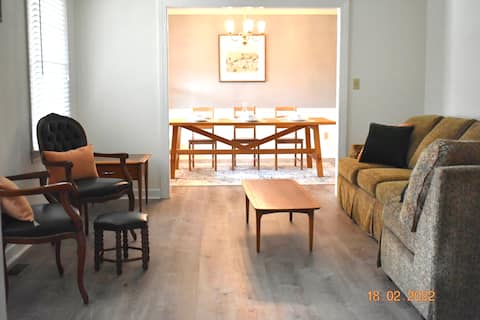Successful Airbnb property: Relaxed 4 bed home in Emerywood, close to HPU,FM in Greensboro / High Point