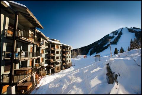 Slalom Creek Slopeside Condo