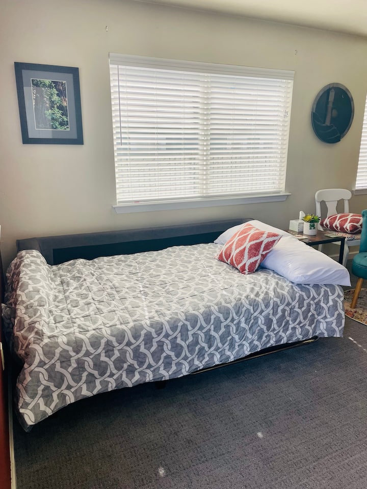 Cheerful 2br, Walking Distance To Redwood Skywalk - ユリーカ, CA