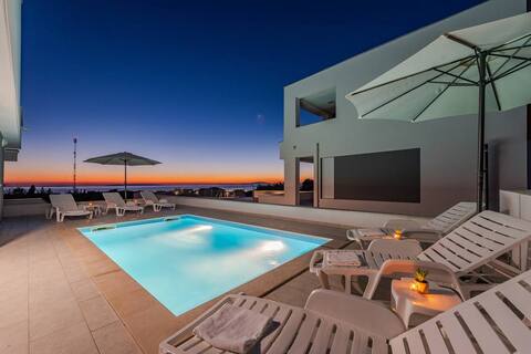 Villa Dario, luxury accommodation for 18 persons