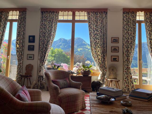 5* Cosy and charming 3 bedroom apt 15’ from Gstaad gallery image 5