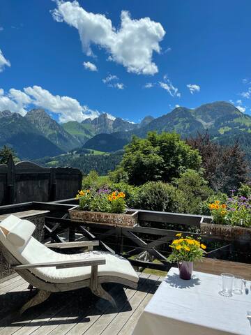 5* Cosy and charming 3 bedroom apt 15’ from Gstaad gallery image 2