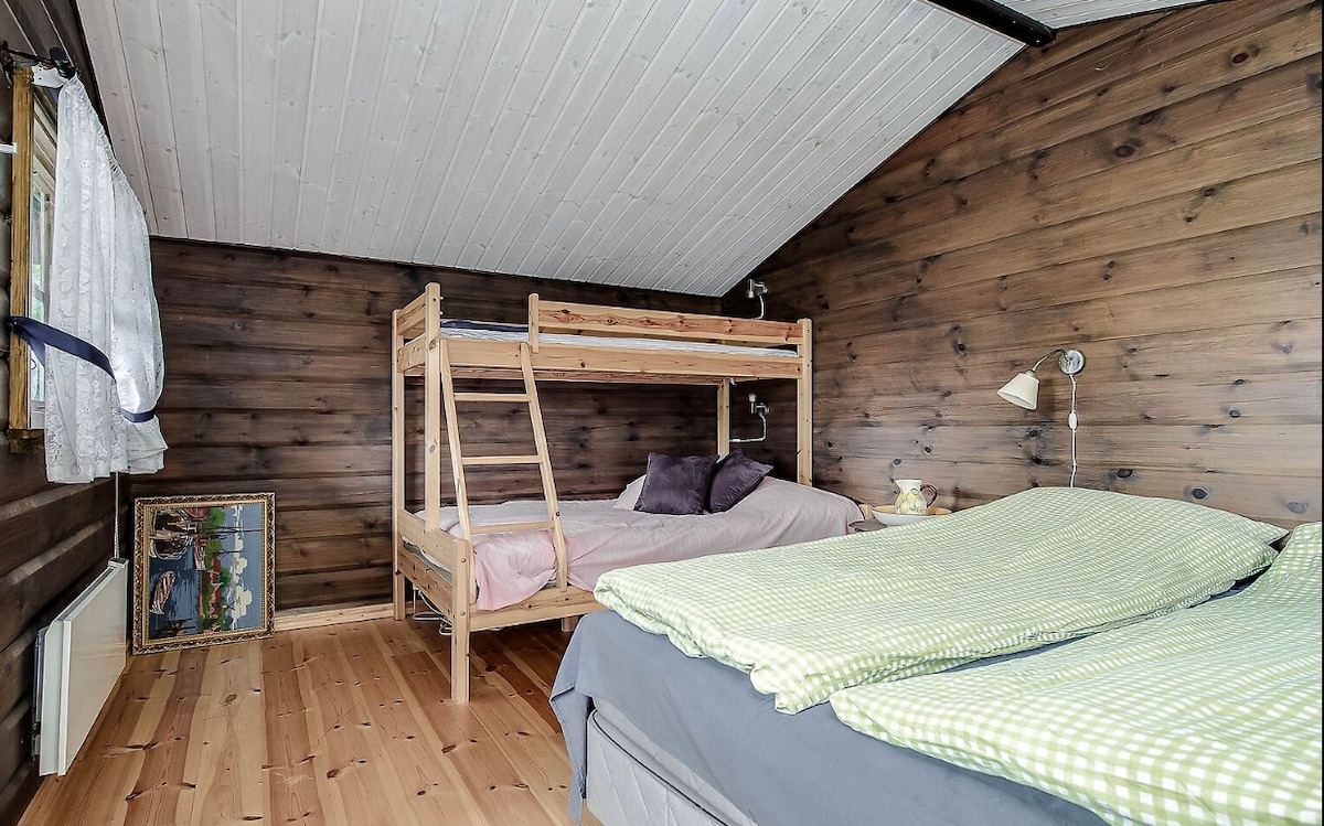 Гостинска куќа со место за неколкумина!