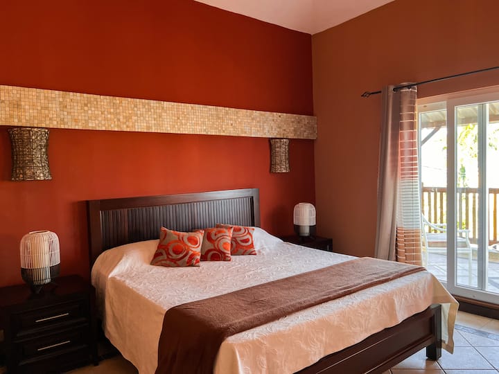 غرفة نوم ثالثة (مع حمام داخلي وشرفة)