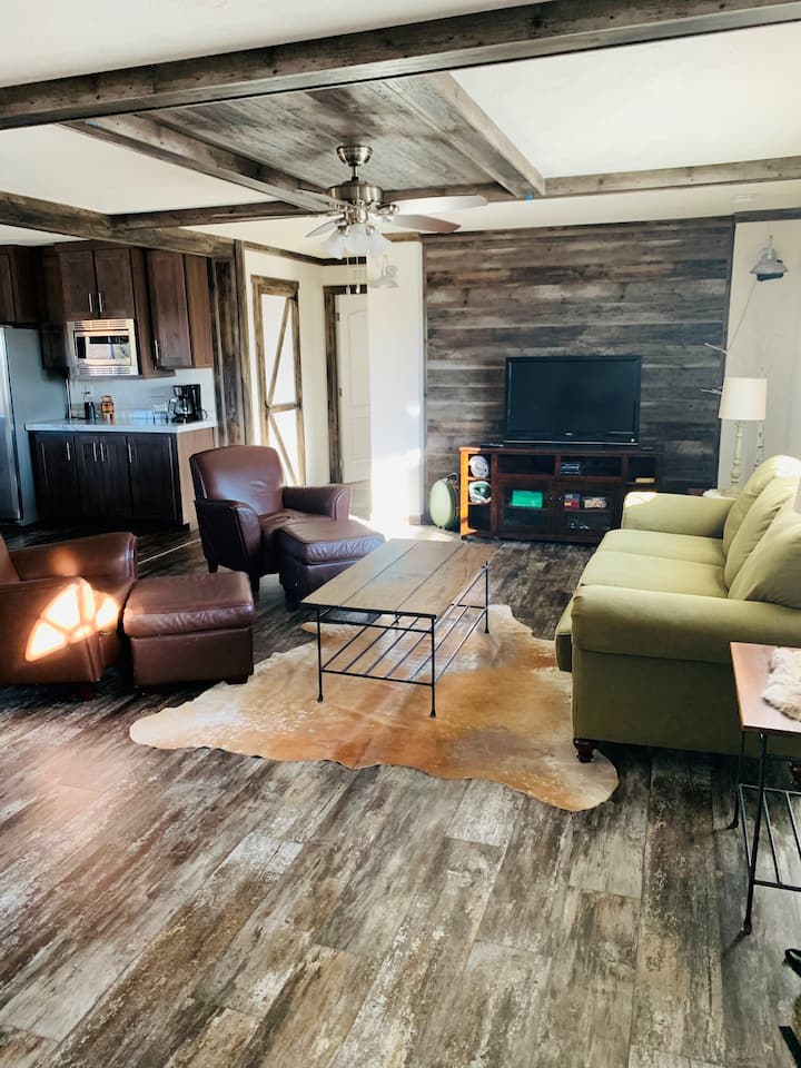 Lake Texoma adjacent home on 60 private acres Vacation homes for Rent
