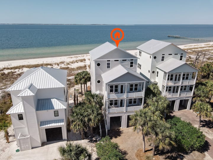 Stunning Beach Front-Private Heated Pool & Beach