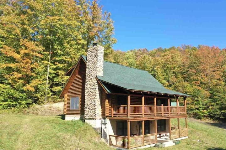 5 BR Log Cabin | Hot Tub | 40 acres | Hiking trail