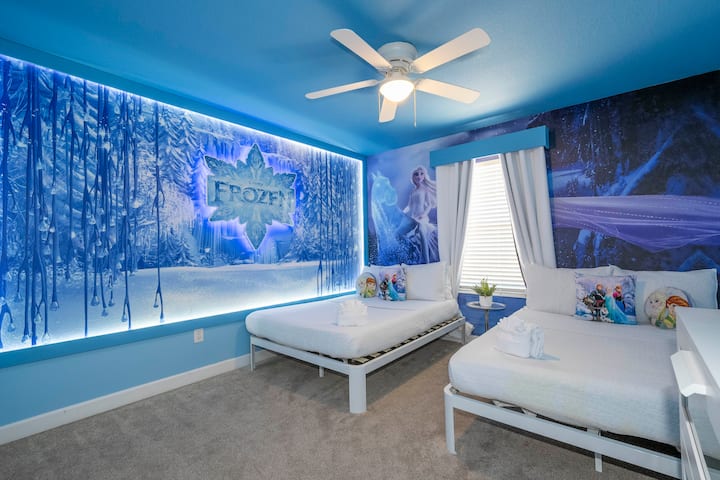 Les enfants ADORERONT notre nouvelle chambre Frozen de marque !